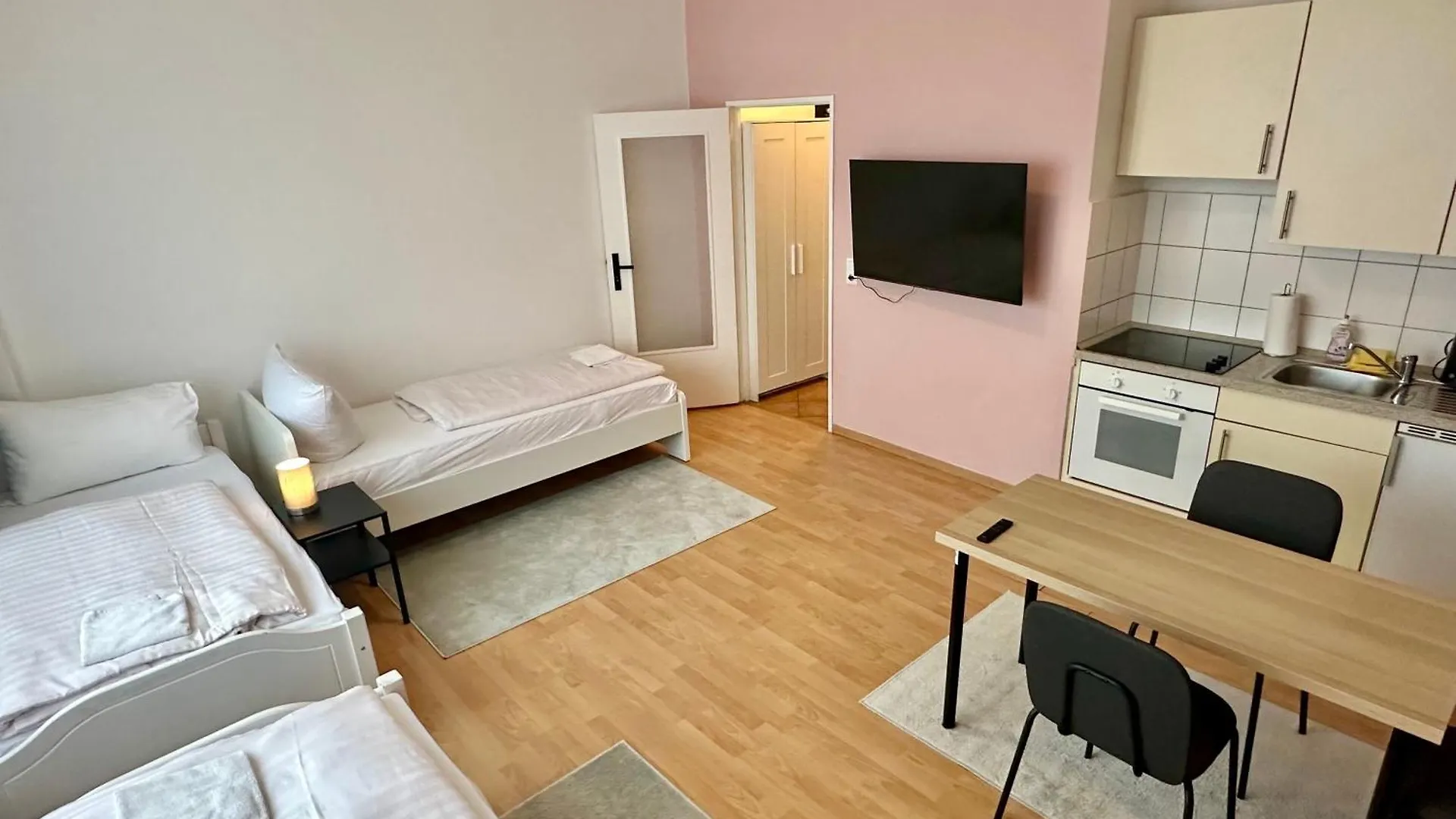 Hevals Budget & Beyond Apartments Berlin Aparthotel